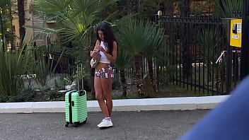 2 chicos se follan a la estudiante Katty West Falcon Al Oliver Strelly por dinero – 1.31