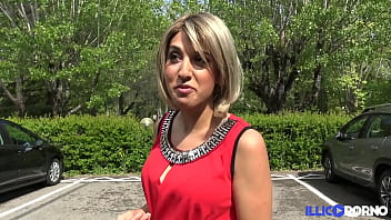 A esta zorra le encanta cuando la sodomizo