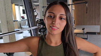 Ayude A Una Chica En El Gimnasio Y No Me Arrepiento…