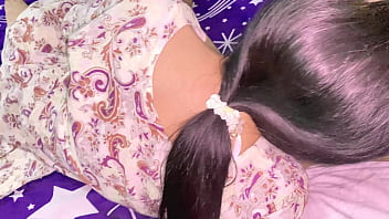 Bhabhi punjabi paquistan&iacute; fue follada duro por un chico indio con las piernas levantadas