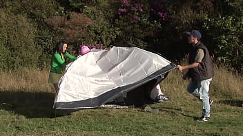 Colombiana amateur follando en el campamento