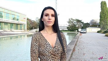 EXPLORADOR ALEM&Aacute;N – LINDA CHICA C&Aacute;NDIDA SEDUCIDA AL SEXO EN UN TRABAJO DE MODELO FALSO