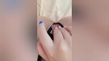 Extra&ntilde;o tus dedos mojados en mi co&ntilde;o apretado y mojado – LuxuryOrgasm