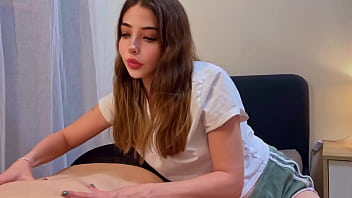 hijastra de 18 años quiere practicar hacer masajes