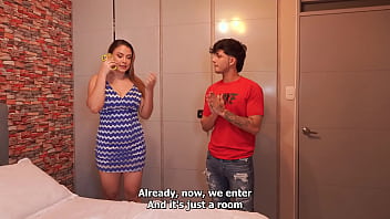 Hijastro finalmente cumple su fantasía al compartir una cama de hotel con su madrastra – Big Jackson & Daniela Gomez