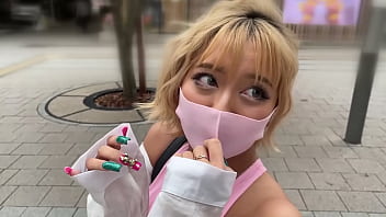 https://bit.ly/3GHOlOB La chica sexy es una guarra y descarada. Tiene un bonito cuerpo de grandes tetas y un culo muy erótico. Una rica mamada más