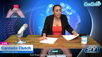 Latina milf con grandes tetas monta sybian en vivo en el aire