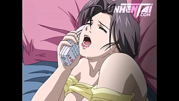 Madrastra pilla y esp&iacute;a a su hijo masturb&aacute;ndose con su lencer&iacute;a – hentai sin censura
