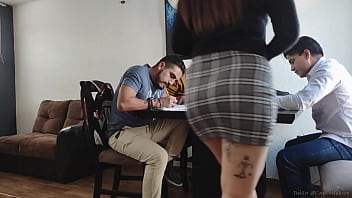 Maestra seduce a alumno y termina cogida por todos GANG BANG (1/2)