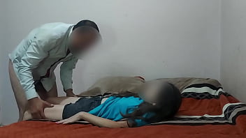 morrita putipobre por un costal de latas se la culean jovencita culea por latas de aluminio real 18 a&ntilde;os maldito viejo se aprovecha de la pobreza de la jovencita