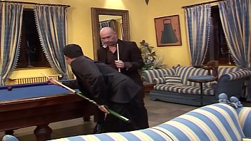 Orgía en la sala de billar