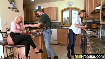 pasiva milf madrastra y t&iacute;a madrastra freeused por hijastro