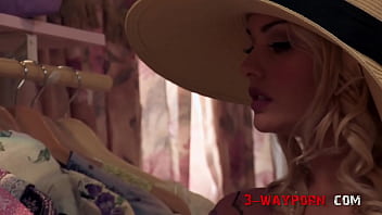 Porno de tres v&iacute;as – Sexo l&eacute;sbico con tem&aacute;tica vintage