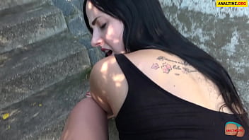 Pov amateur en p&uacute;blico con una jovencita