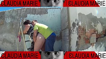 Quítate las bragas, te voy a comer el culo y el coño gordos.