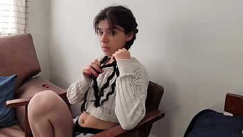Se desnuda y es follada por dinero , latina sexy