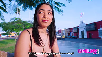 Señor esta seguro que todos los casting para la TV son asi? Si hermosa ahora abrete tuculo. Nicki Power pillada en la calle.
