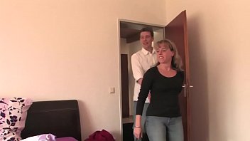 Versione free – Mia madre mi ha chiesto di farla godere perché papà non la soddisfa
